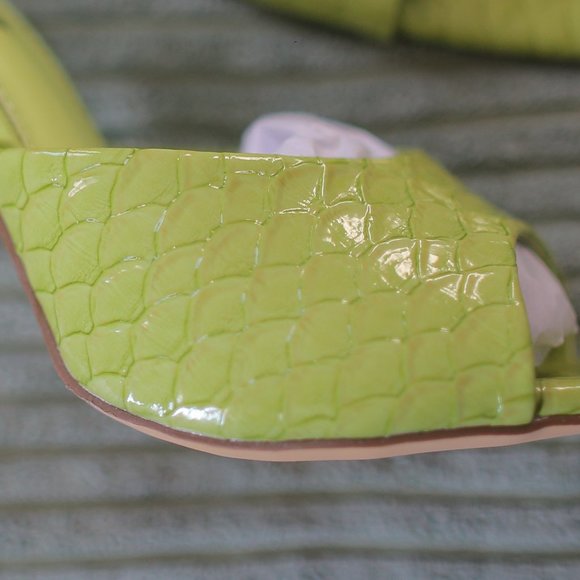 NWT Light Green Snake Print Pointed High Heel Sandals - Picture 2 of 9
